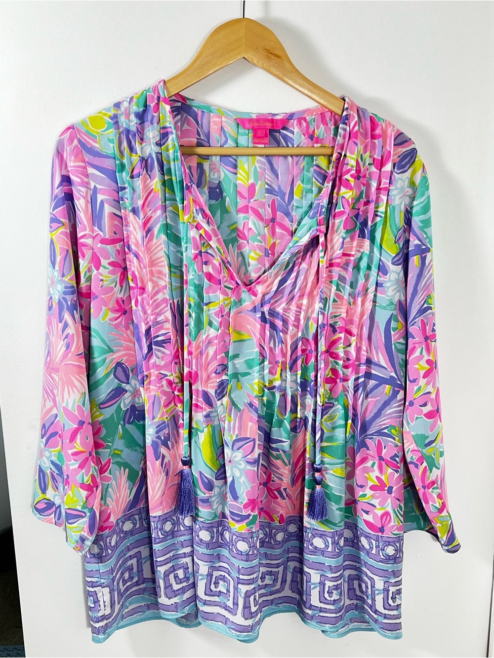 Lilly Pulitzer Marilina Tunic Top It Was All A Dream V-Neck Tassel Sz L